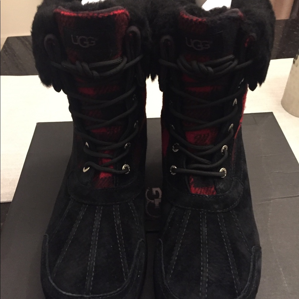 Men Uggs BRAND NEW